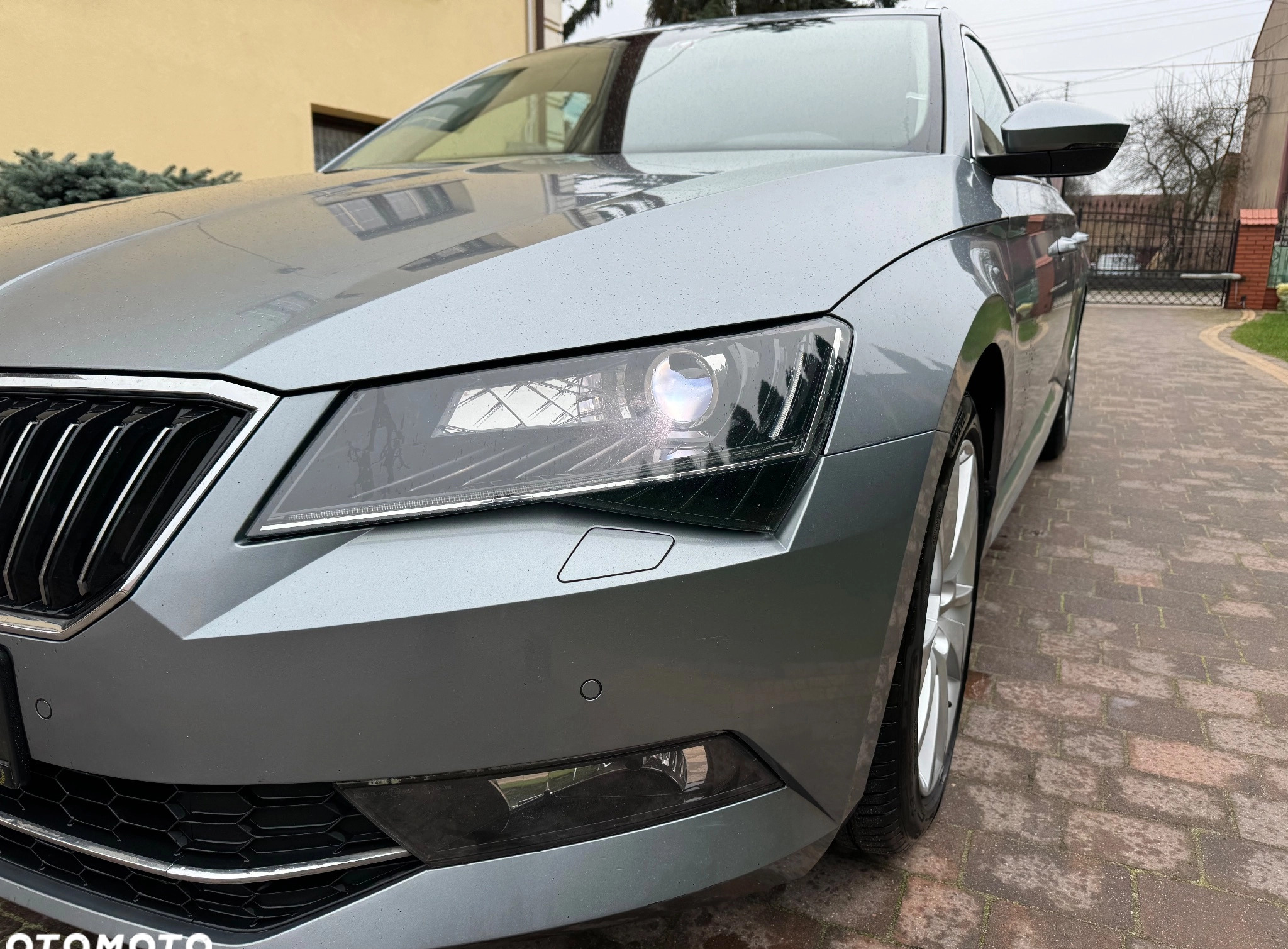 Skoda Superb cena 56900 przebieg: 216550, rok produkcji 2015 z Oleszyce małe 781